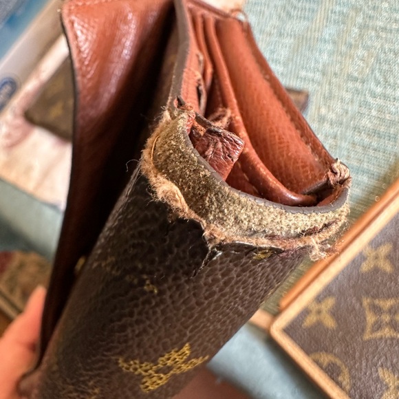 Vintage Louis Vuitton wallets and glasses case - Picture 4 of 11